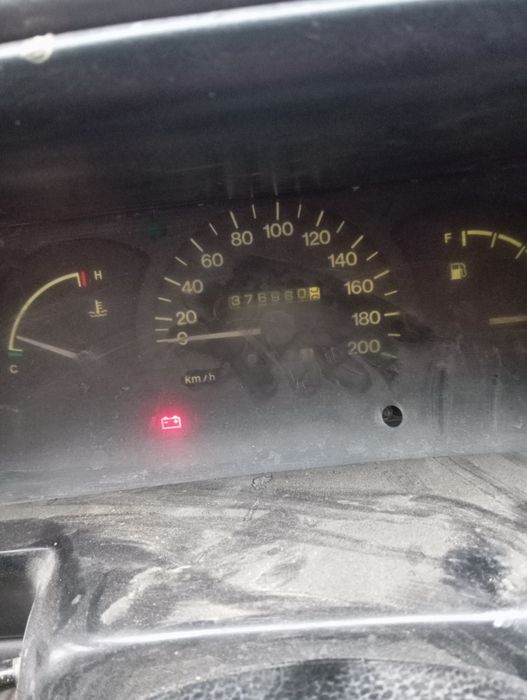 Nexia 1 conc eshikda kraskasi bor 15 foiz