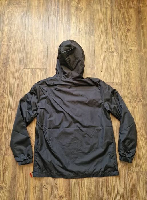 Страхотна мъжка ветровка яке  размер  M L 2XL 

Мъжка ветровк