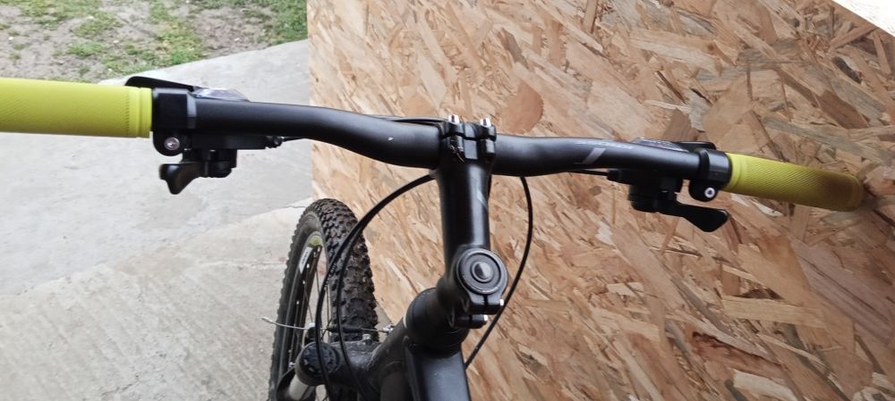 Vînd bicicleta (kross)