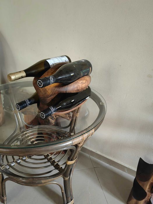 Поставка за бутилки вино