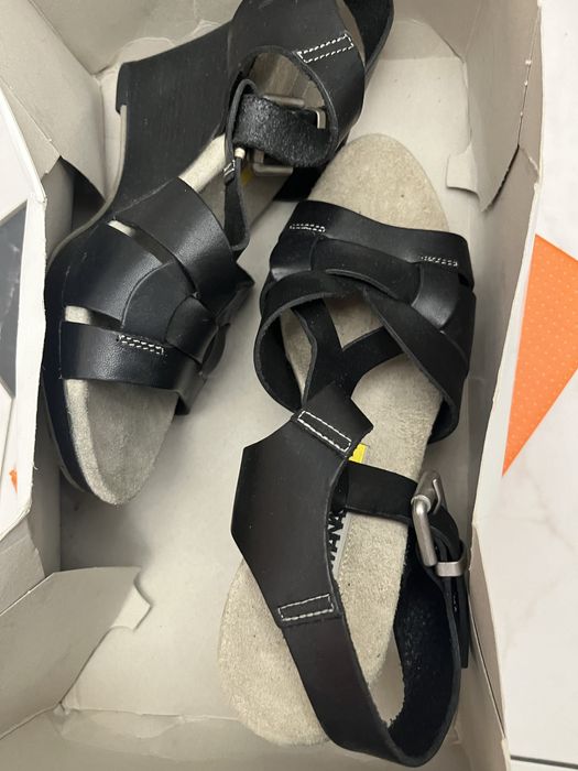 Продам женскую обувь