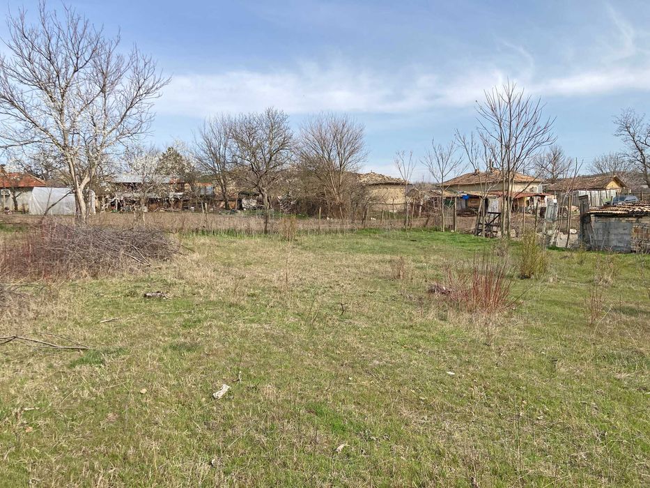 ПРОДАВА ПАРЦЕЛ за къща или за ГРАДИНАРСТВО, с. Енево (общ. Нови пазар)