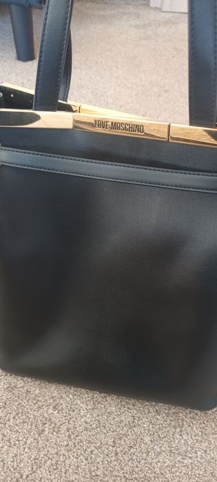 Чанта на марката Love Moschino