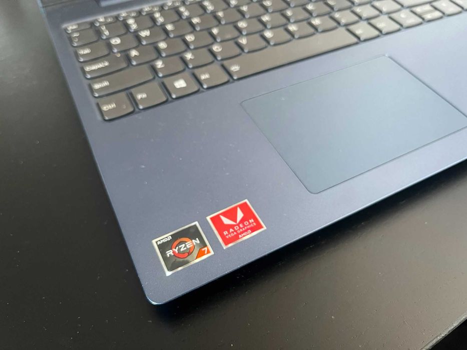 Laptop Lenovo Ryzen7 330S-15ARR