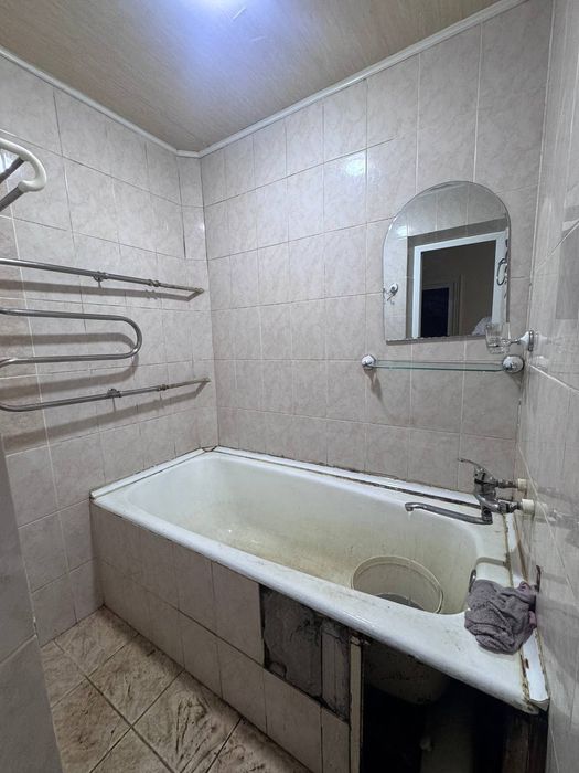 Продажа 2/1/4 на Юнусабад-12 [70м²] первая линия для бизнеса