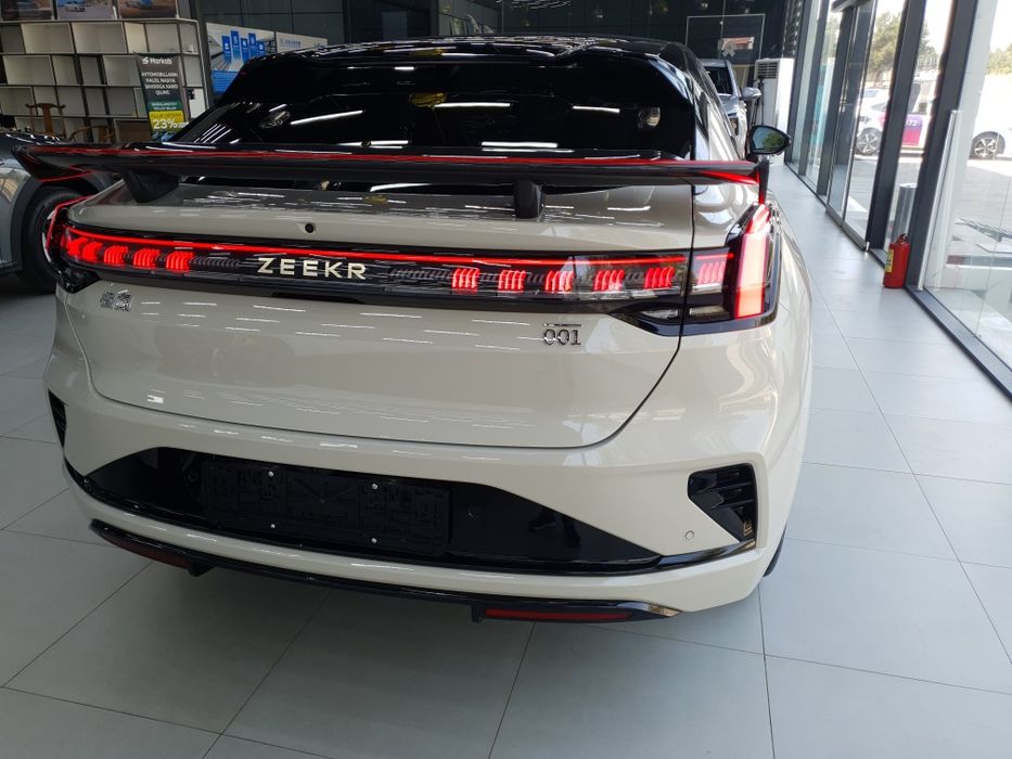 Zeekr 001. Ultra 2026 yil