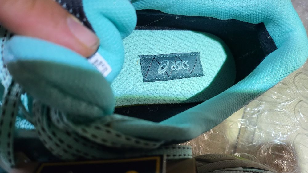 Чисто нови туристически маратонки Asics Gore-Tex 44.5