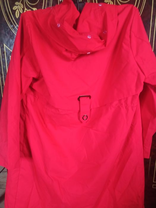 Kurtka sotiladi. Yangi. Pekinniki. Bahorgi surtik ham bo'ladi. Mehlari