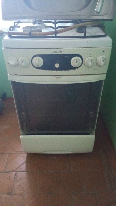 Продам газ плиту
