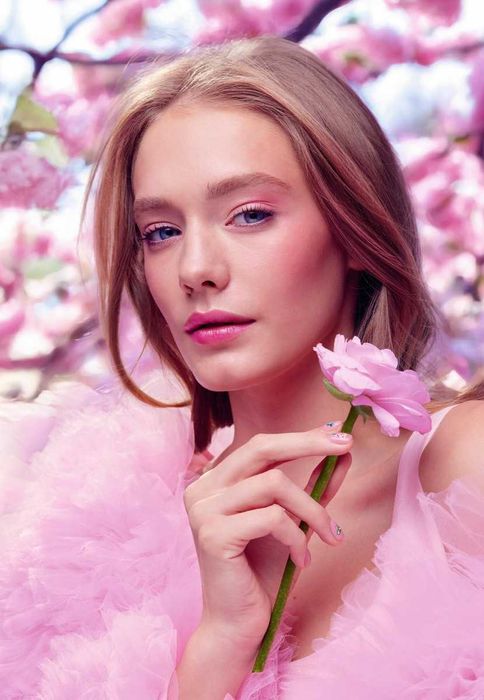 Перламутровая помада для губ Eden Garden - Сияющее Покрытие и Уход