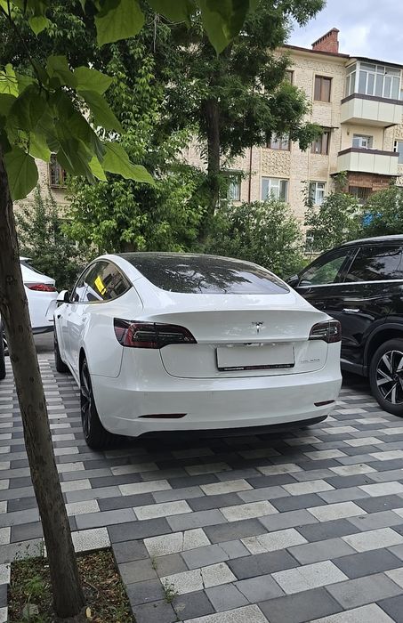 Tesla model-3 sitiladi