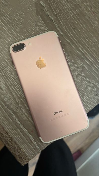 Продам iPhone 7Plus,128GB(АКБ 99%)