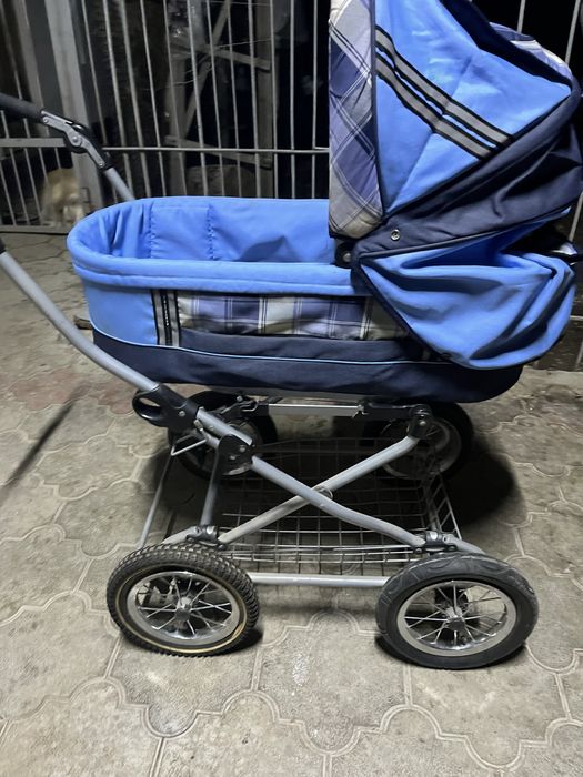 Детская коляска синяя
