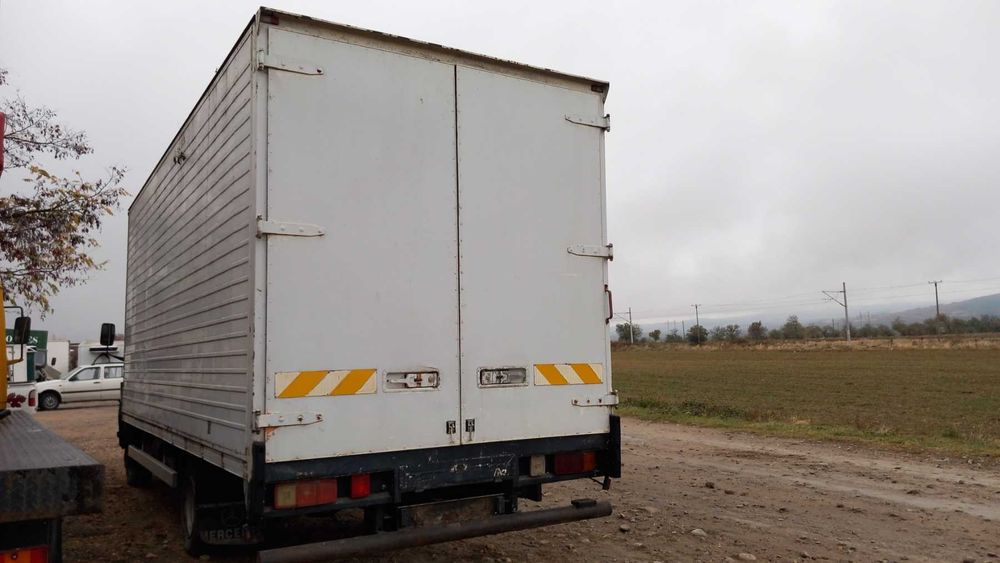 Mercedes-Benz 814 На части