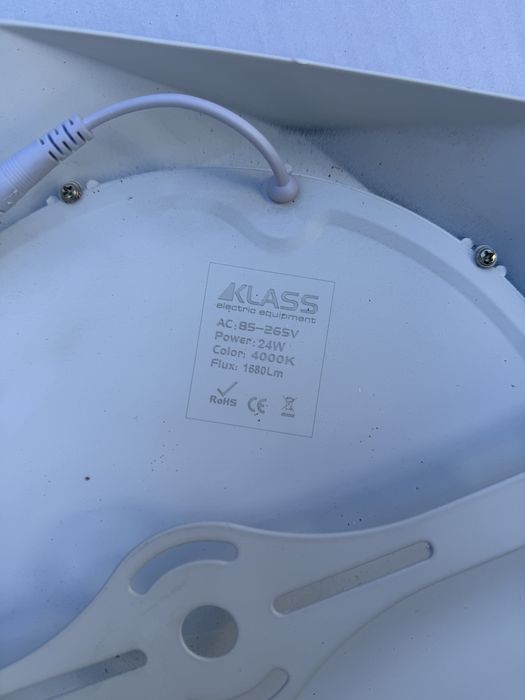 Plafoniera pentru tavan