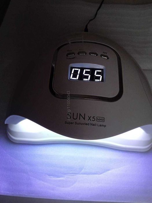 Оборудование косметологии.  Уред за маникюр и педикюр Sun X5 мах