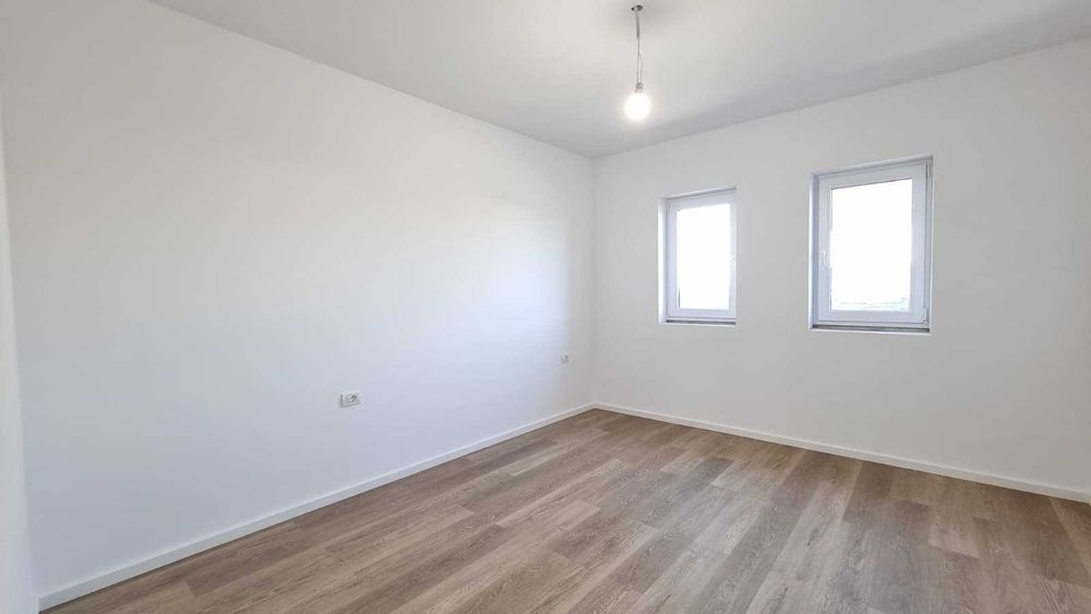 Proprietar, vand jumatate de duplex pe parter cu 3 camere, Sag, Timis