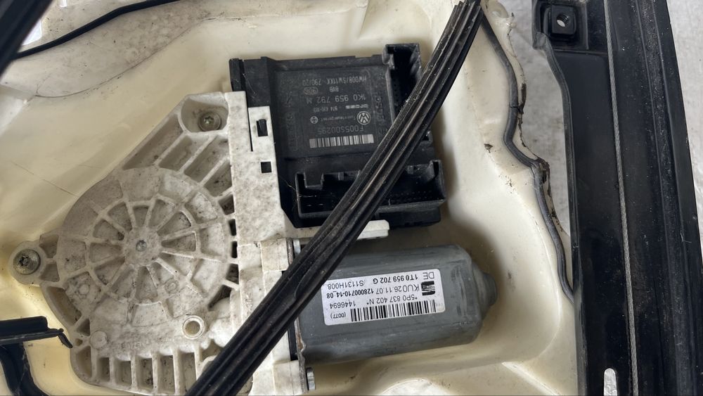 Volkswagen Passat B6 механизъм предно дясно стъкло