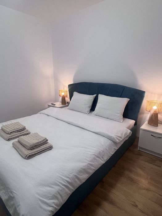 Inchiriez aprtament in regim hotelier 2 camere cu parcare privata!