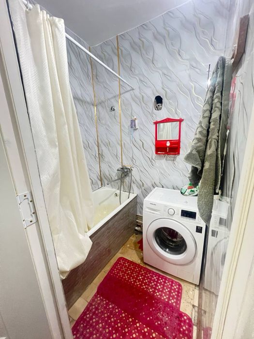 Новомосковская Осие 2/9/9 отдельный вход 65м2