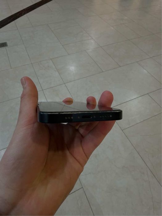 Продам Айфон 13 80к