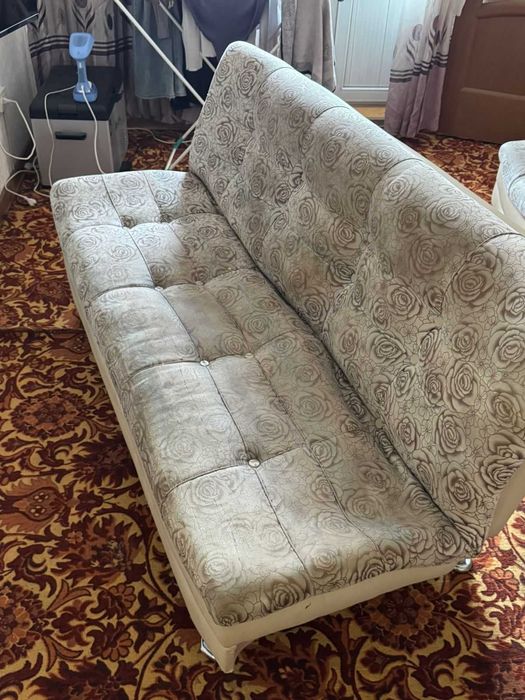 Диван и кресло .