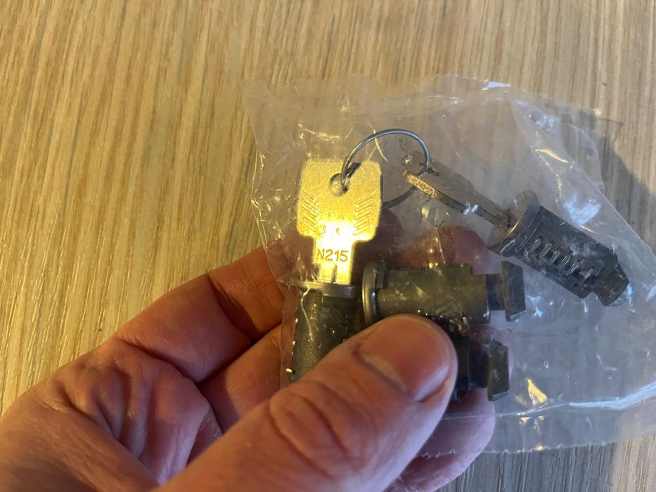 Bare Thule SquareBar 108 sau 760, Kit Thule 3078, butuci Thule N215