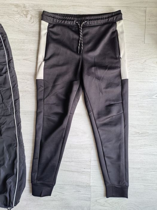 Две долници -  М