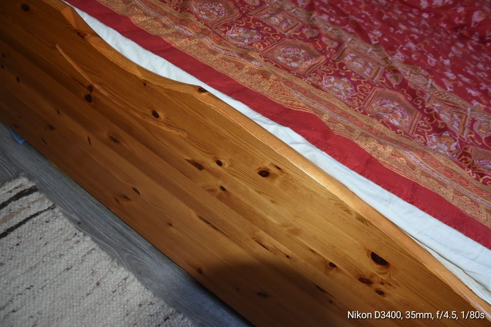 Легло масив , комплект със скари и матрак.180/200