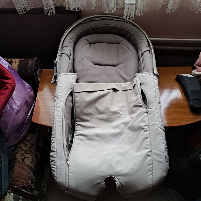 Carut Stokke cu toate accesoriile.