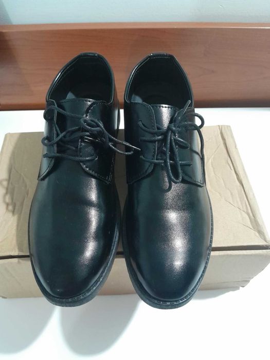 Официални обувки за момченце, размер 41