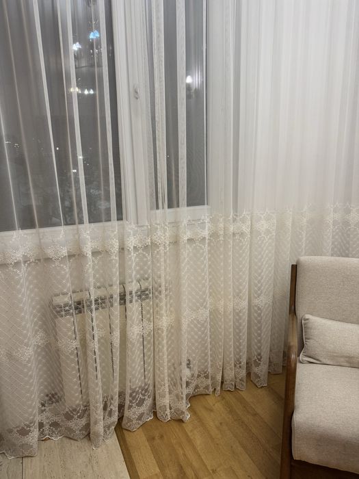 Продам тюль из двух частей.