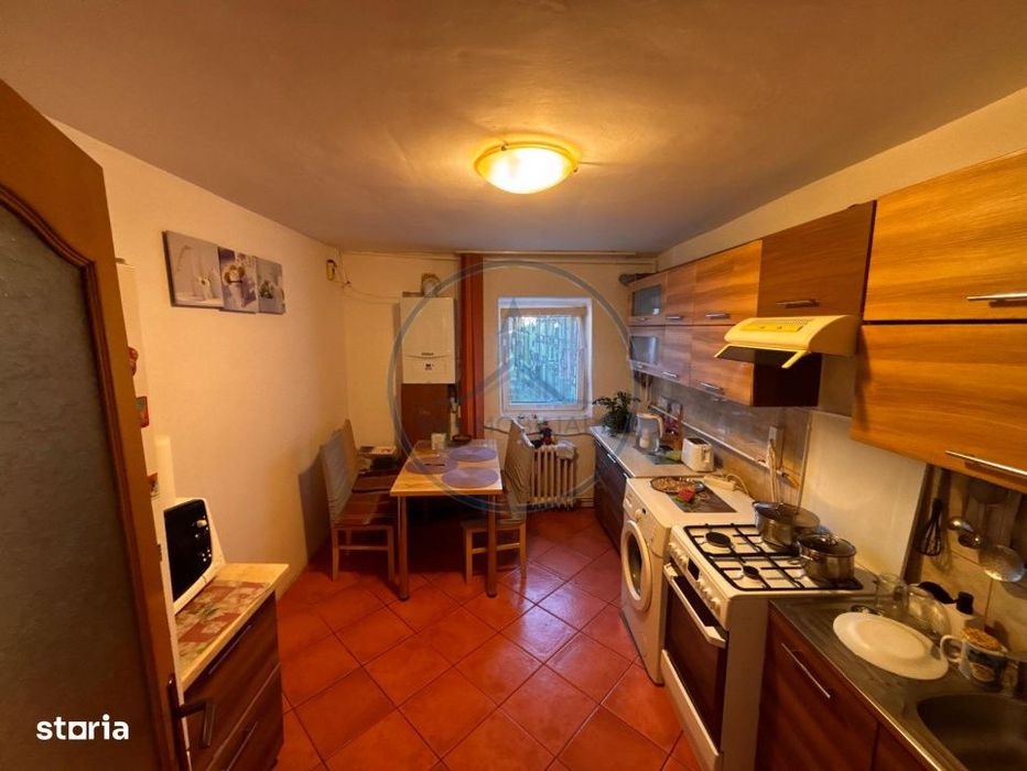 Apartament 4 camere de vanzare – Calea Moldovei