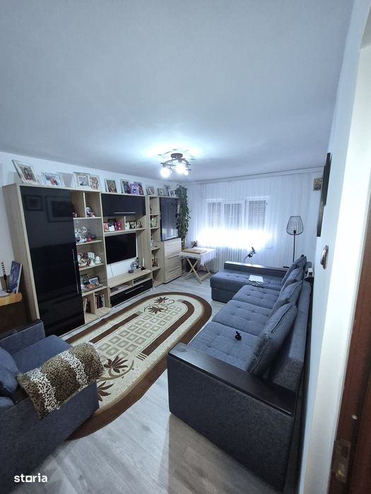 Apartament cu 2 camere decomandat zona Nicolina Catedrala Catolica