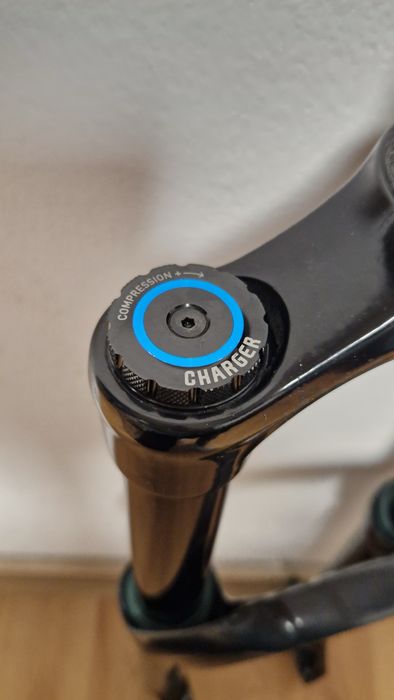 Rockshox lyrik select plus 170mm 27.5 charger 2.1