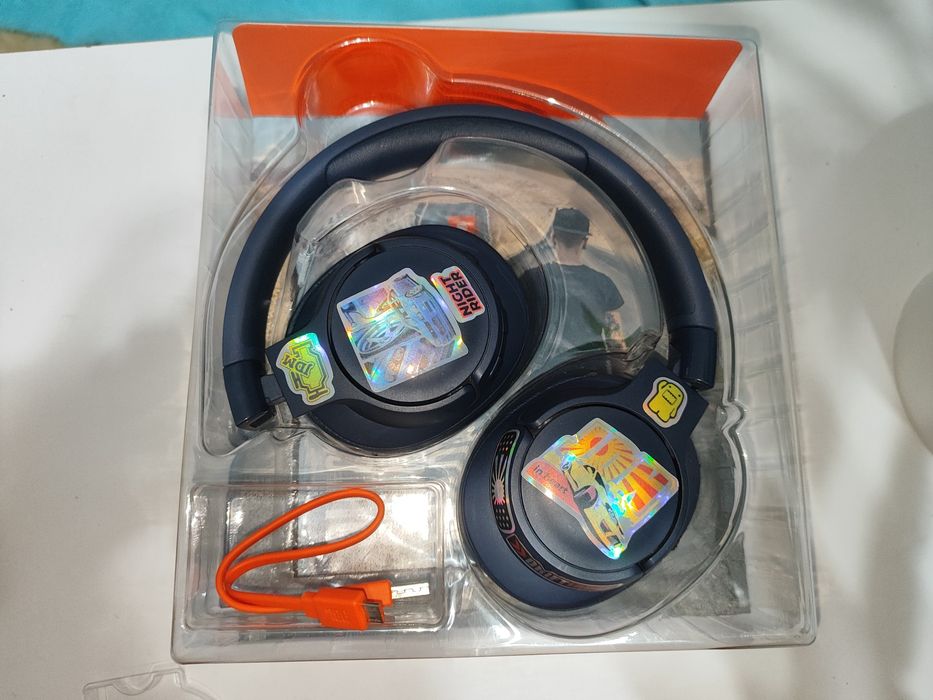 Наушники jbl tune 700bt