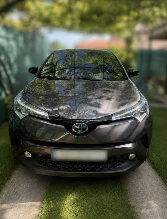 Toyota C-HR Hybrid 1.8 (122 к.с.), модел 2020 г.