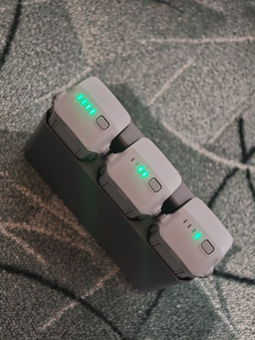 DJI Air 3, DJI RC-N2 Fly More Combo