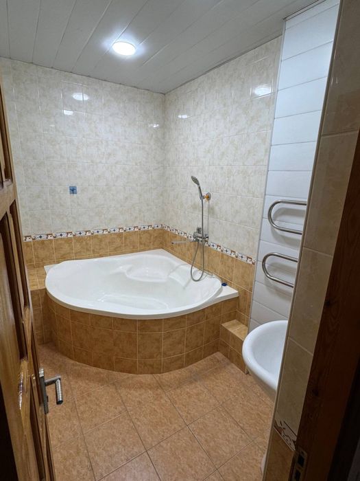 Dom arendaga beruniy tarafda