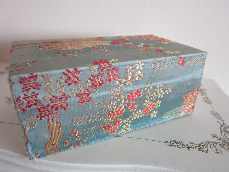 cadou rar Bile QI Gong piatra jad relaxare, masaj, yoga .. China 1960