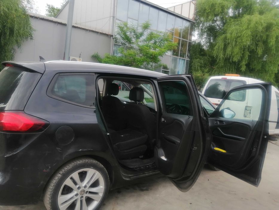 Dezmebram Opel Zafira C