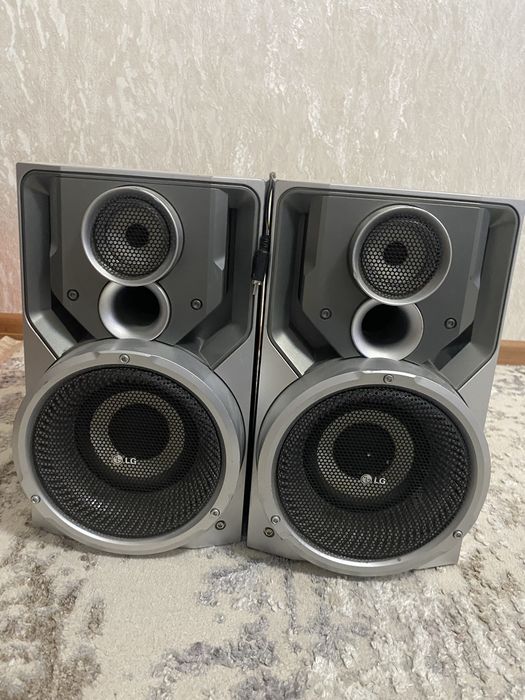 Продам колонки с уселителем