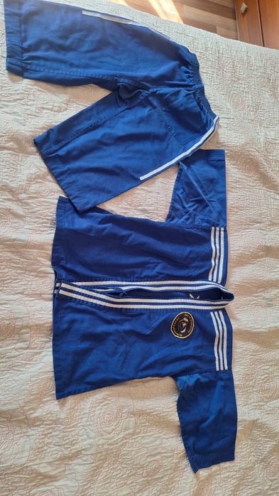 Одежда для спорта для детей