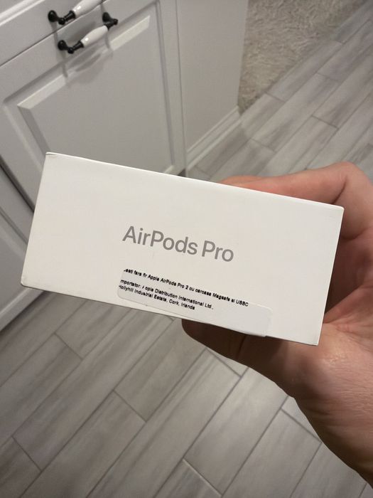 Airpods Pro 2 usb-c , noi, sigilate, originale.