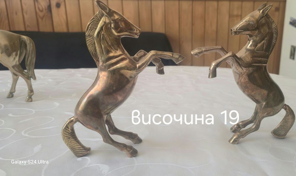 Бронзови статуетки и други неща