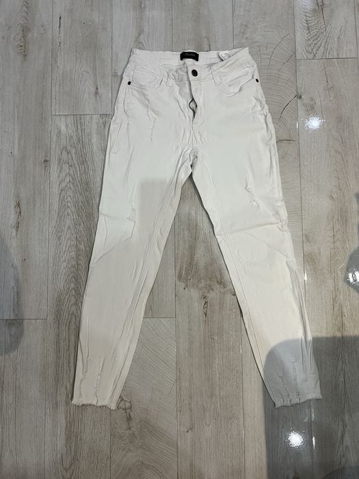 Дънки момиче