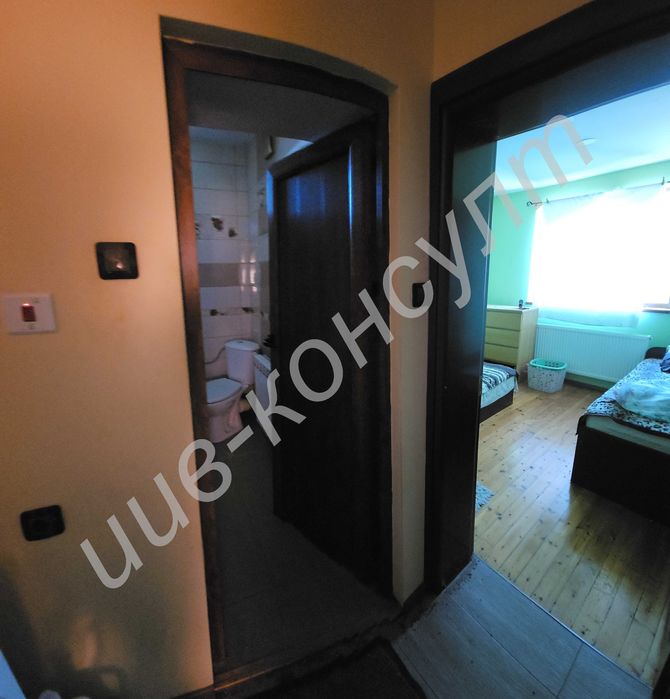 Реновирана тухлена къща в с. Първомайци