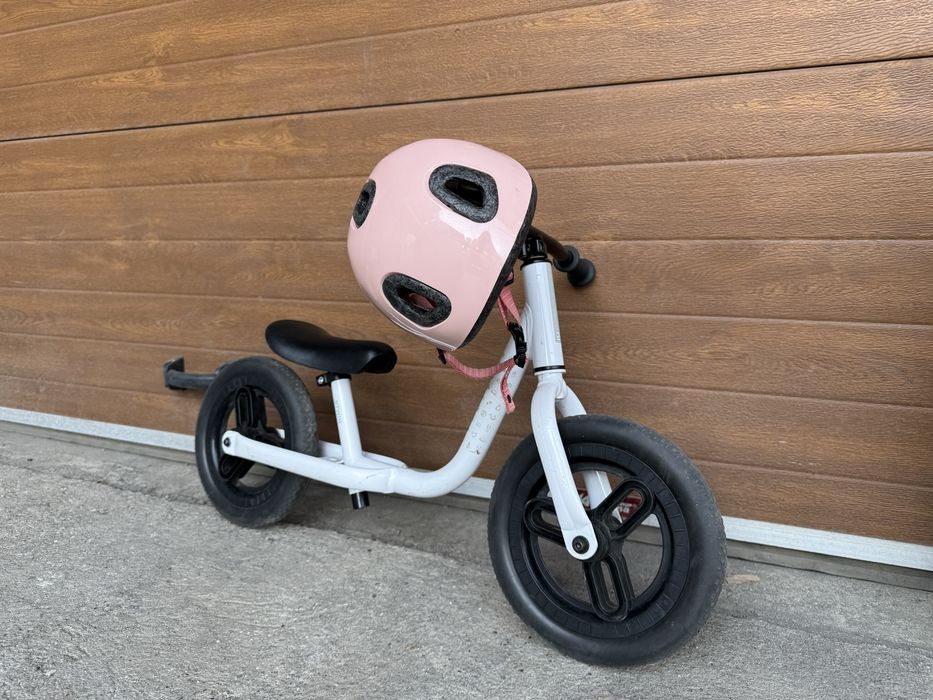 Bicicleta de echilibru si casca Decathlon