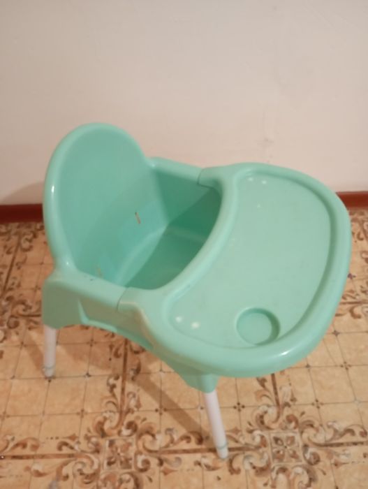 Продаётся стол для кормления малыша...