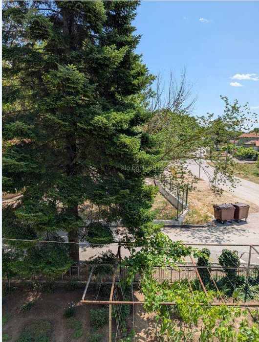 Голям апартамент с гараж